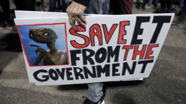 Hundreds of Earthlings descend on Area 51 after internet joke
Hundreds of Earthlings descend on Area 51 after internet joke