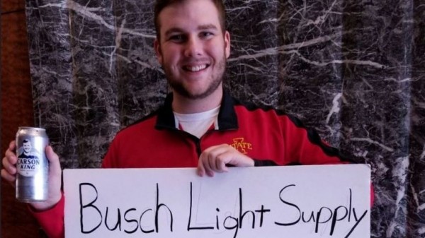 Sports fan asks for beer money and ends up raising $1m for children's hospital
Sports fan asks for beer money and ends up raising $1m for children's hospital