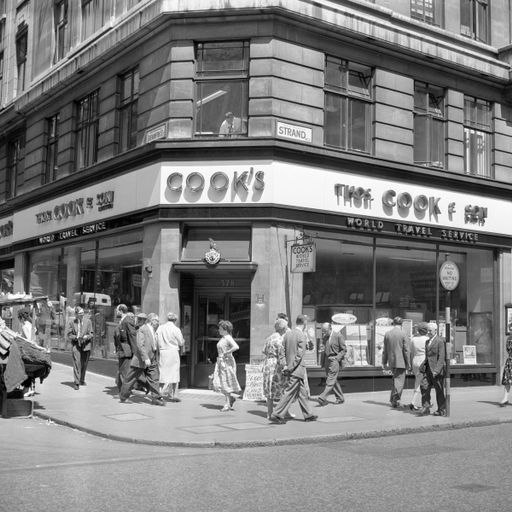 Thomas Cook collapse: Holidaymakers' return to take two weeks
Thomas Cook collapse: Holidaymakers' return to take two weeks