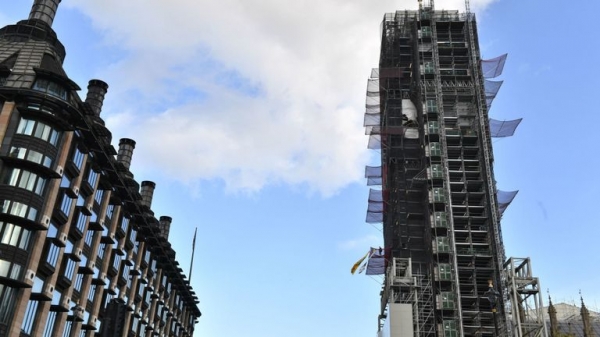 
Extinction Rebellion protester arrested after three hours on Big Ben scaffolding
