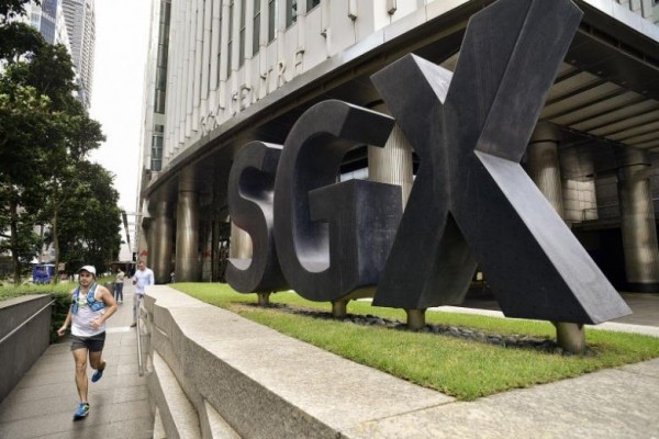Lendlease Global Reit jumps 6.8% on SGX trading debut Lendlease Global Reit jumps 6.8% on SGX trading debut