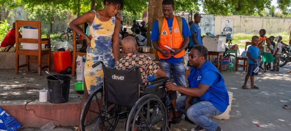 Desks become beds as Haitian school shelters people displaced by violence
Desks become beds as Haitian school shelters people displaced by violence