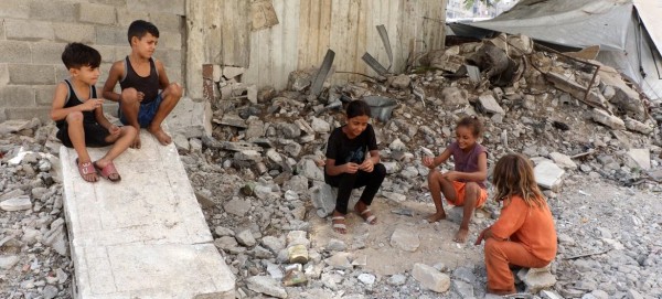 Gaza: With a suitcase for a school bag, classrooms have become shelters
