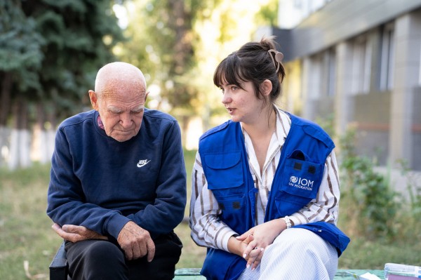 Four winters on, UN in Ukraine continues to deliver aid under fire
Four winters on, UN in Ukraine continues to deliver aid under fire