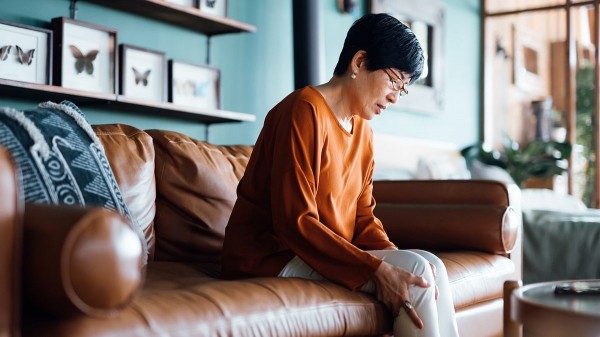 Experimental treatment eases knee arthritis pain without surgery or pills Experimental treatment eases knee arthritis pain without surgery or pills