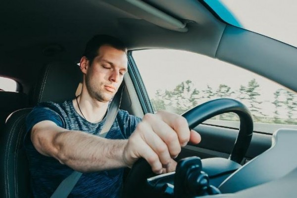 Driving while tired is just as risky as after drinking, experts warn Driving while tired is just as risky as after drinking, experts warn