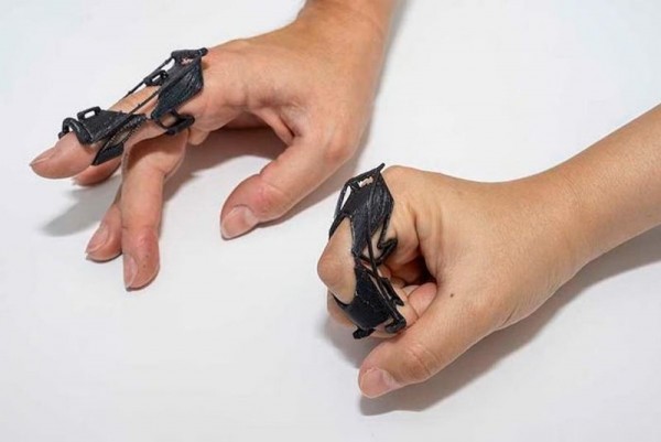 Researchers develop customizable finger brace to ease care