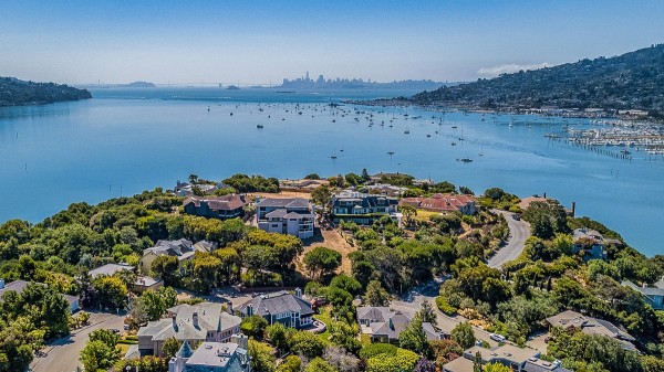 Tobacco and nicotine ban sparks backlash from business owners in coastal town