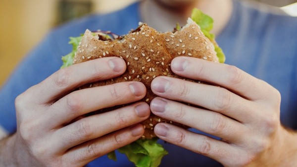 Man dies hours after eating burger as researchers confirm fatal allergy