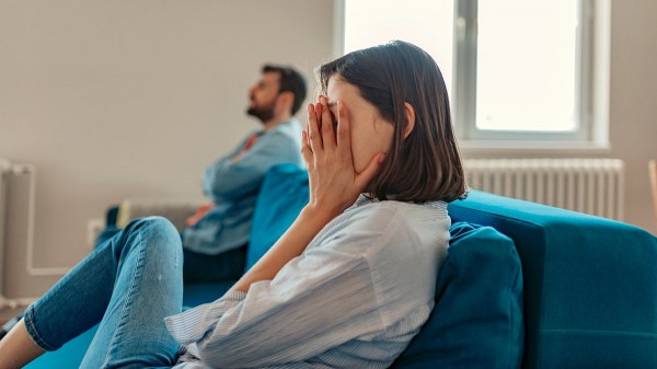 One toxic behavior kills relationships, leading happiness expert warns