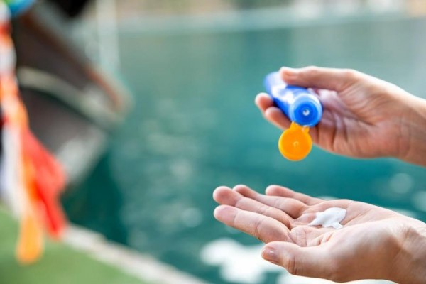 FDA considering allowing new sunscreen ingredient in U.S. FDA considering allowing new sunscreen ingredient in U.S.